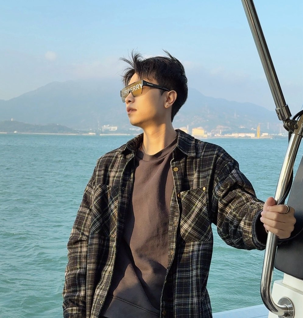 PickQAQ's tweet photo. 有没有深圳的帅哥认识一下 https://t.co/ClOI4DW3be