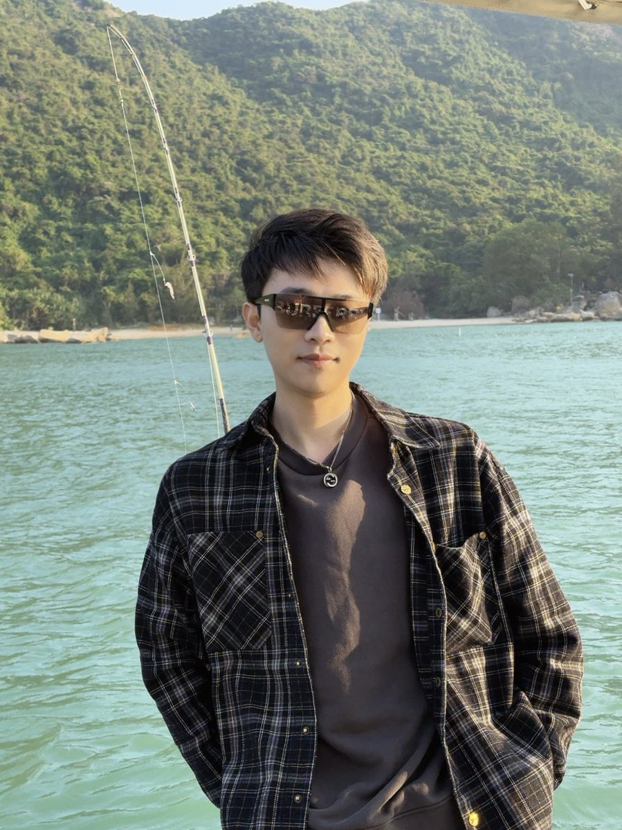 PickQAQ's tweet photo. 有没有深圳的帅哥认识一下 https://t.co/ClOI4DW3be
