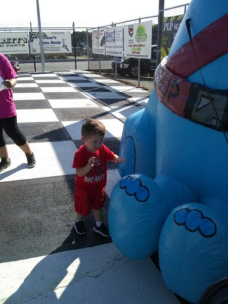 JimWeicherding's tweet photo. Buckleupallofus Giant Balloon Showcase Attractions coming to New England &amp; New York Race Tracks &amp; DragWays starting in May. I Pass Out 1,000’s of my Child Passenger Safety Coloring CARtoons, Stickers &amp; Fridge Magnets to Kids &amp; Families Hoping to Keep Them Safer in Vehicles. 🇺🇸🇺🇸 https://t.co/G3goz0TJ2V