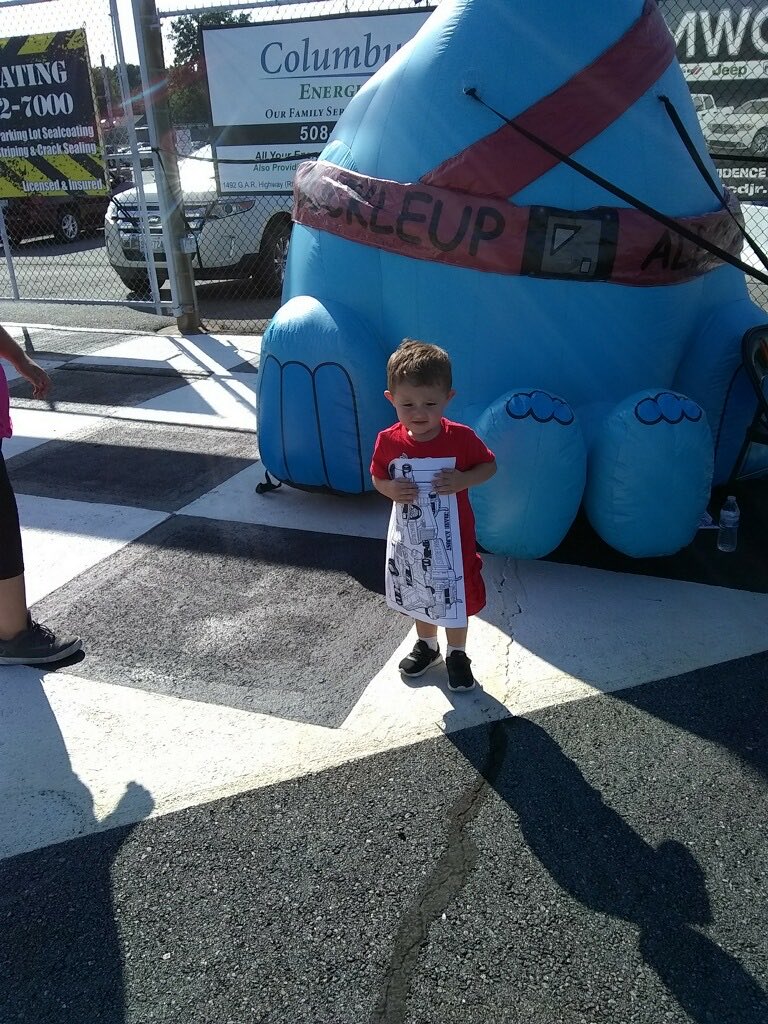 JimWeicherding's tweet photo. Buckleupallofus Giant Balloon Showcase Attractions coming to New England &amp; New York Race Tracks &amp; DragWays starting in May. I Pass Out 1,000’s of my Child Passenger Safety Coloring CARtoons, Stickers &amp; Fridge Magnets to Kids &amp; Families Hoping to Keep Them Safer in Vehicles. 🇺🇸🇺🇸 https://t.co/G3goz0TJ2V