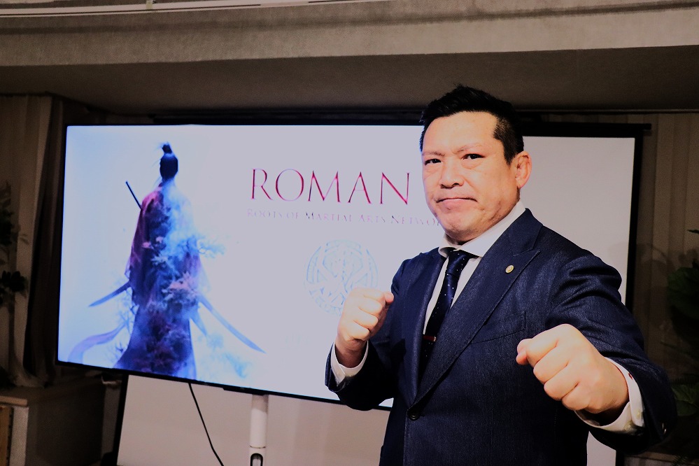 mmaplanet_twit's tweet photo. 【ROMAN04】15年振りの死合=バーリトゥードでシュレック戦、小路晃「今の格闘技に警笛を鳴らしたい」 https://t.co/XntfkophiL
「こんな試合形式は骨法との他流試合以来」――痺れる。ラケプラーダができる運動神経は健在か。
#ROMAN04 https://t.co/ny2yDjJcVT