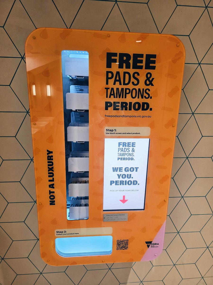 ตอนไปดู Australian Open เจอสิ่งนี้ในห้องน้ำ รู้สึกว่าเริ่ดเลยล่ะ เป็นผลงานของหน่วยงานรัฐด้วย ชอบที่เค้าเขียนว่า "not a luxury" ผ้าอนามัยไม่ใช่ของฟุ่มเฟือย ควรเข้าถึงได้ง่ายและราคาถูกหรือฟรีไปเลยด้วยซ้ำ