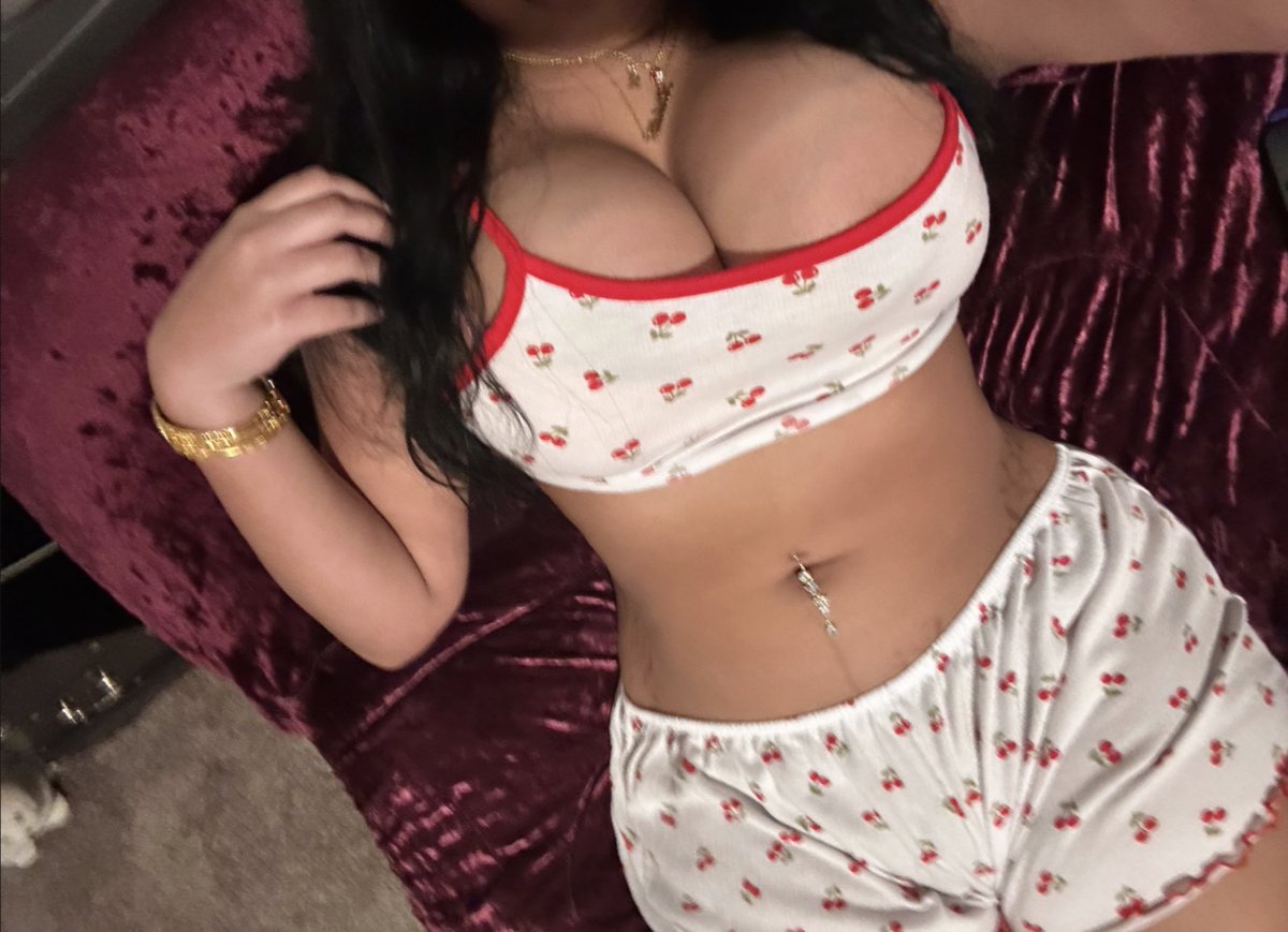 💋 tweet media