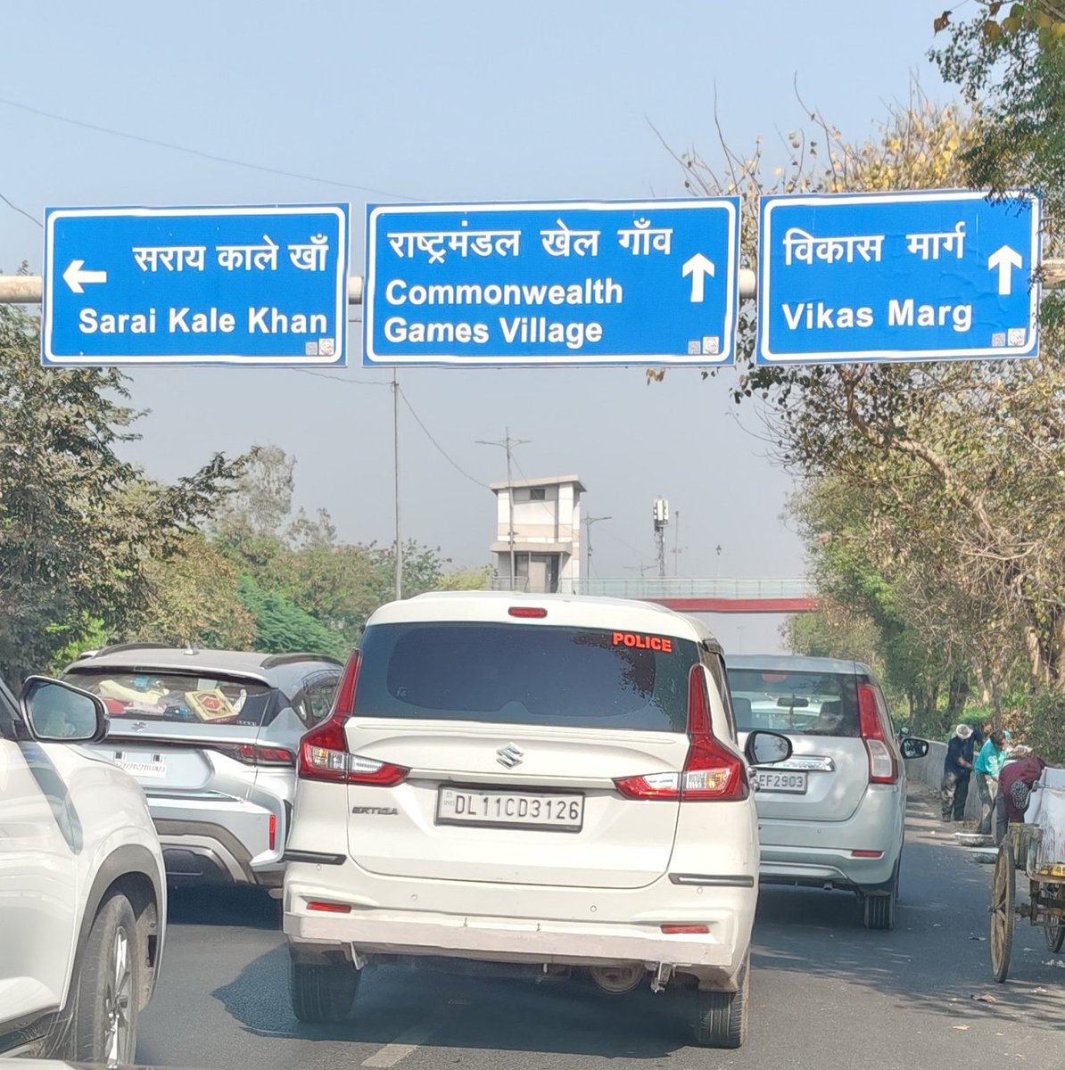 manissi's tweet photo. @dtptraffic What kind of Police car is this? Violating all rules. The place is very clear. https://t.co/y3NfXVDfh9