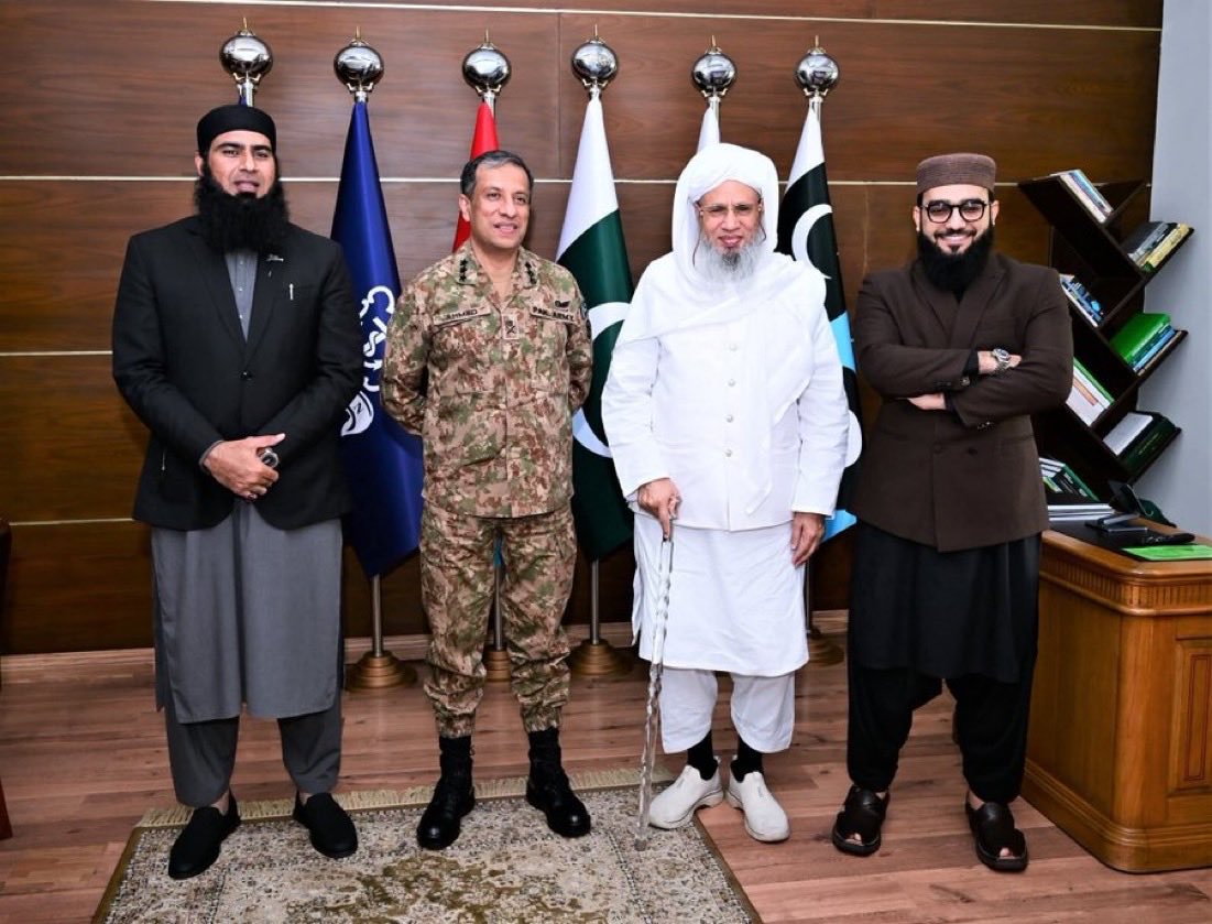 #ريښتيا ويل د قدرت نښه ده.

د پاکستان د استخباراتي مامورينو راتګ افغانستان ته د علماوو د چتر لاندی ددې راتګ په سياسي او استخباراتي اړخ لنډه تبصره کوم.
پاکستان تل هڅه کړېده چې د افغانستان له حکومتونو سره خپلې اړيکې د خپلو ملي منافعو امنيتي او ستراتيژيکو ګټو پر بنسټ تنظيم کړي. کله