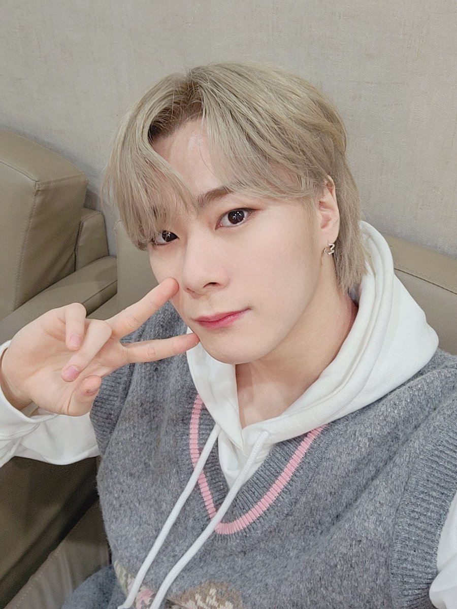 TㅌMPURA •🌟💜•≽ܫ≼•My Shining M♡♡N🌙 tweet media