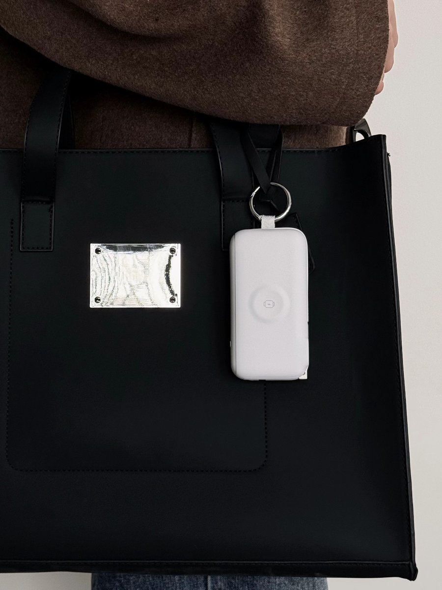 RORRYOfficialUS's tweet photo. Power that goes wherever you go. 🔑⚡️✨
#rorry #allinmini #rorryflow #freetogo #amazonfinds https://t.co/8zQXZ1W4xE