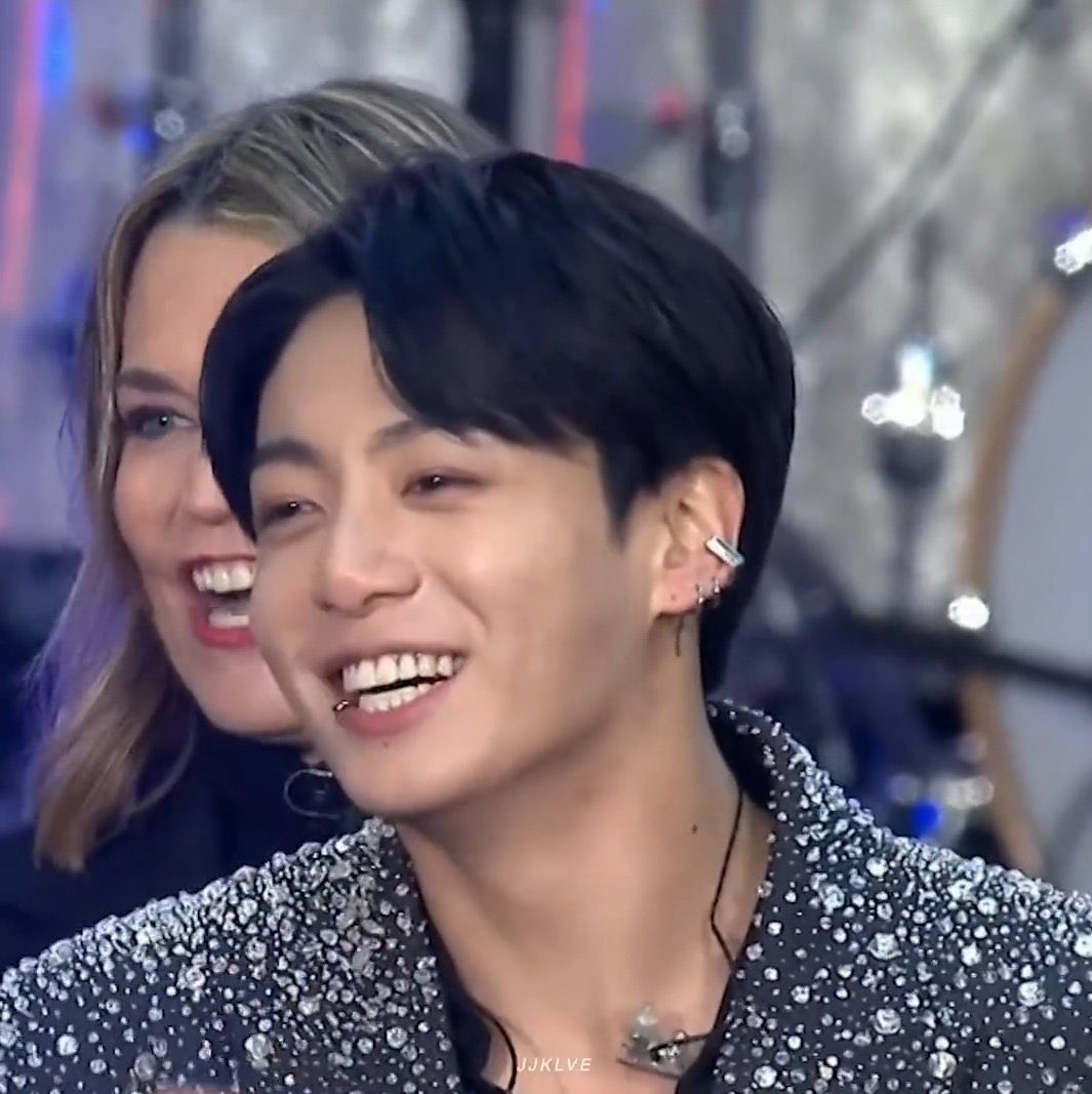 💜: i love you!                  🐰: i love you too!!