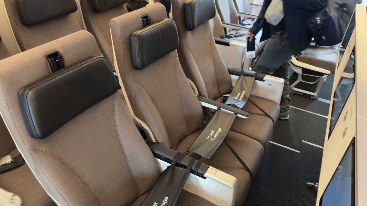 Avgeek Jan tweet media