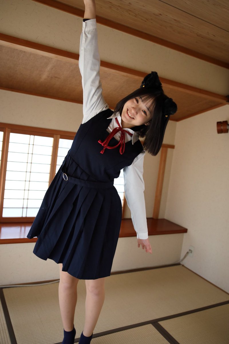 ayane230303's tweet photo. こんにちは️☀️.°
今日、中学生が公立受験で3時間で学校早く終わったからユニバ行ってくるー！
 #古民家  #猫耳  #ななサク撮影会モデル  #ななサク撮影会  #現役JC  #中学生  #被写体モデル  #制服  #ジャンパー制服 https://t.co/a7ITr65REi