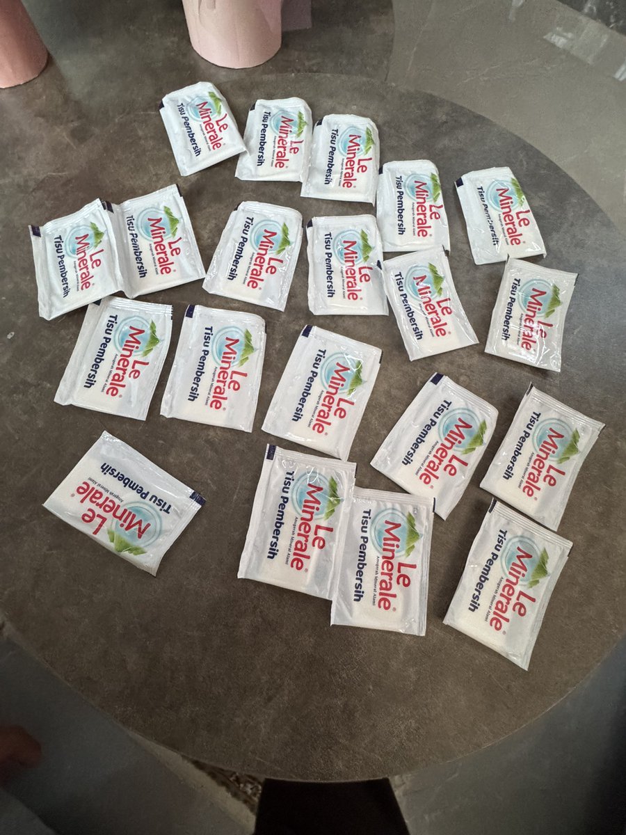 Nelpon Agen.

"Pak saya pesen air putih bisa dikirim?"

langsung dijawab jutek

"Kalo pesen 1-2 ga bisa"

Boro boro ditanya mau pesen berapa atau dikirim kemana langsung di gas aja.

Gue jawab: "Oke kirim 20 galon"

Lo bolak balik dah tuh.