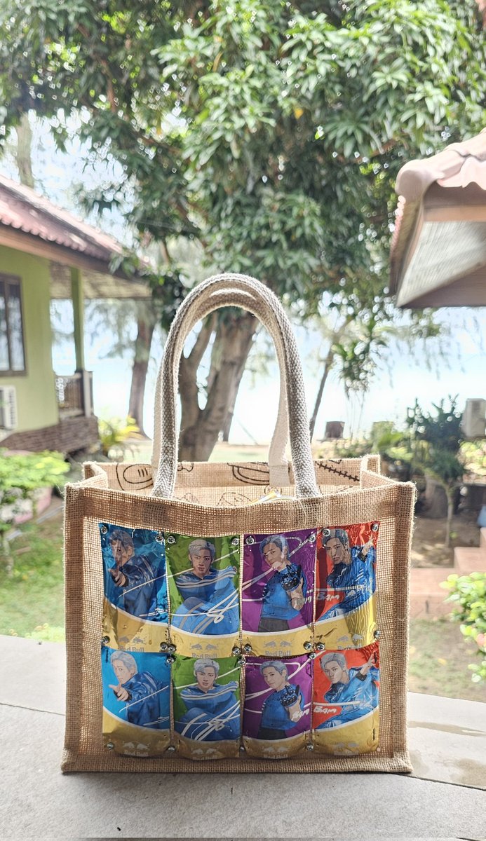 เตรียมกระเป๋าพร้อมไปซ๊อป Redbull Soda แล้วค่ะ 

#RedBullTHxBamBam
#Bambam