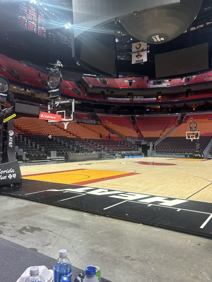 They gonna have to escort me outta here tonight

I’m not leaving