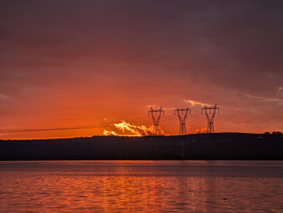 Red ☝🏼💀 tweet media