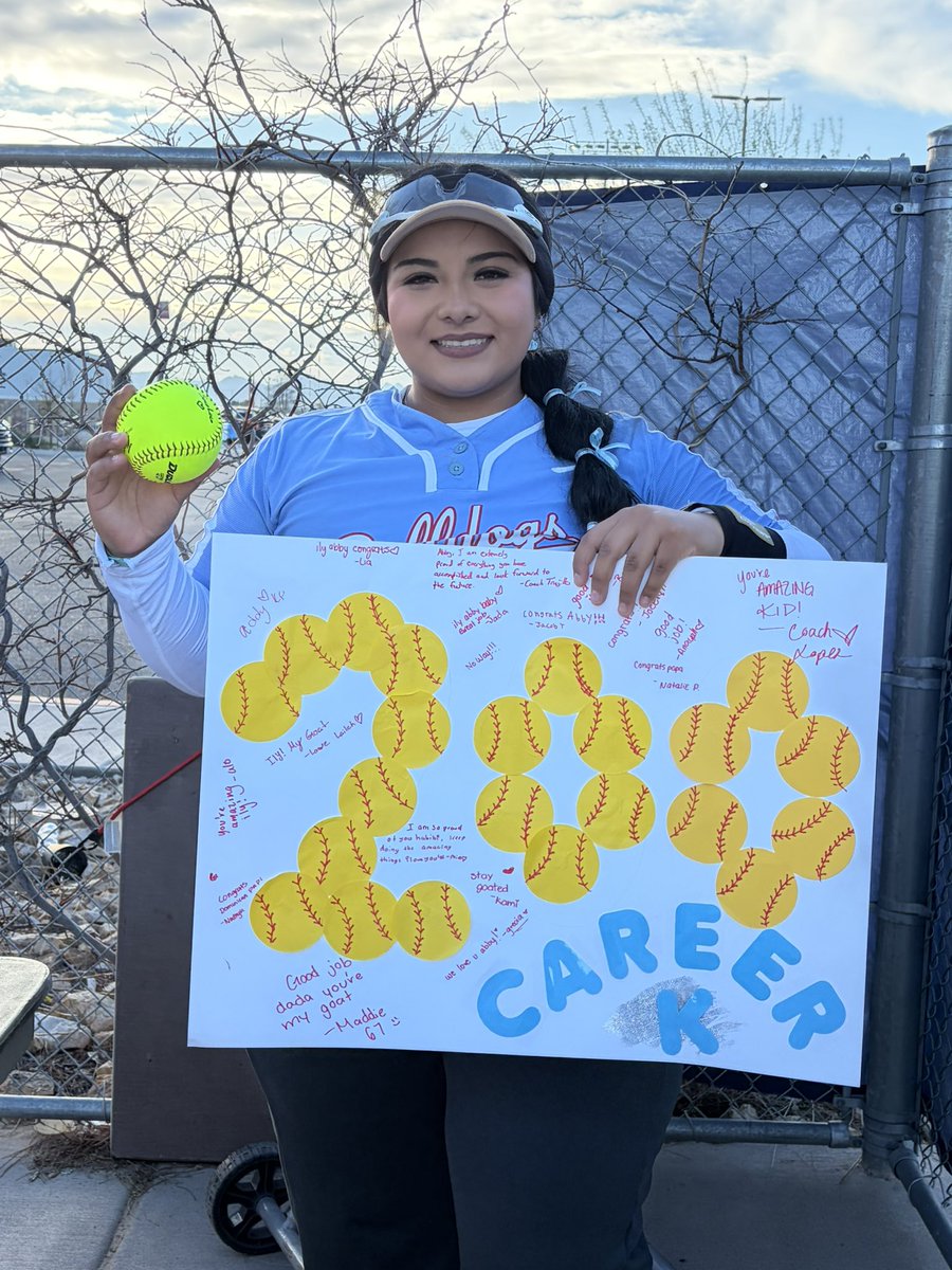 Nancy V Medina tweet media