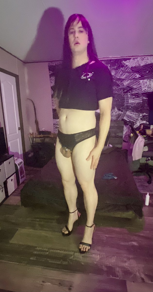 laura lou tweet media