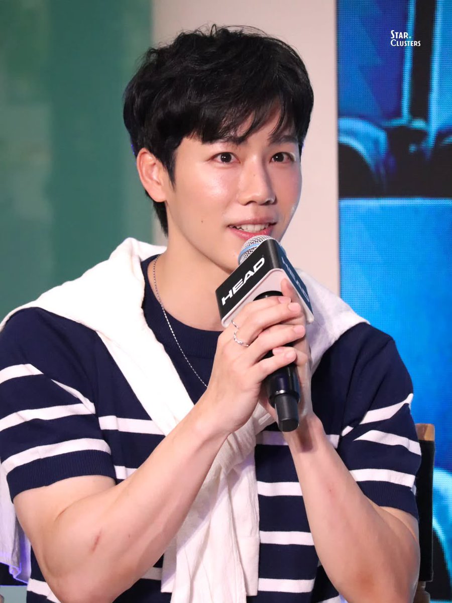 Very cute 🥰 
 #HEADxWARwanarat 
TEAM HEAD TH x WAR
#TeamHEADThailand
#warwanarat W.Wanarat <a href="/warwanarat/">ว</a> #หยิ่นวอร์ #YINWAR
Cr IG starclustersth