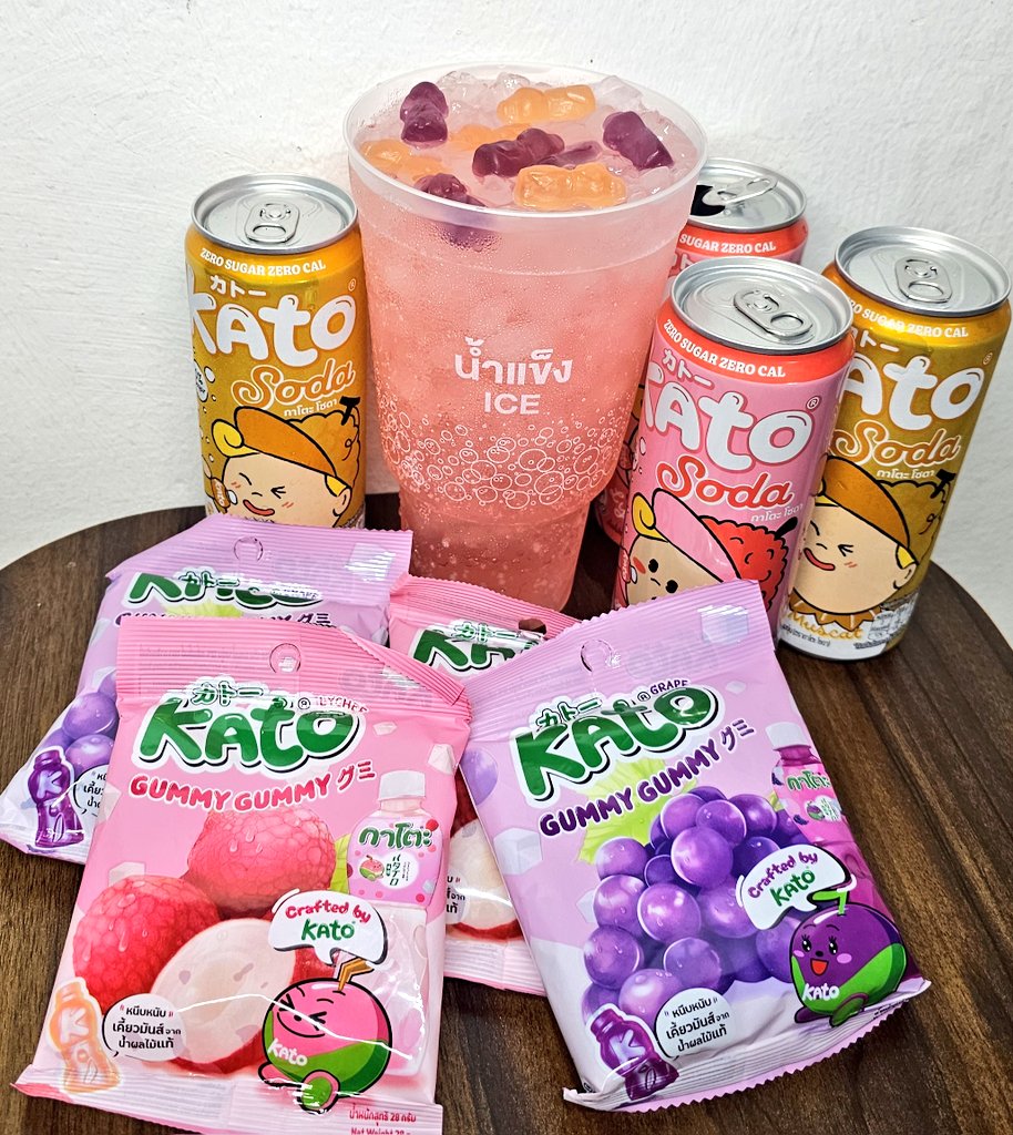 ฟินกว่าคู่พซต.สุดหล่อ = กาโตะโซดาใส่น้ำแข็ง  ท็อปปิ้งด้วยเยลลี่กาโตะ สดชื่นมากๆๆๆ เหมาะกับอากาศร้อนๆตอนนี้สุดๆ ต้องลองๆๆๆ #กาโตะวุ้นหนึบฟินกับหยิ่นวอร์ #KATOxYinWar #หยิ่นวอร์