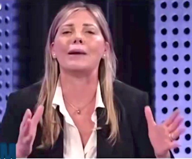 IstintoDiVino's tweet image. #Bartolozzi: votate si che ci togliamo di mezzo la magistratura che é plotone d'esecuzione.

#Bersani: ha superato il limite. In Sicilia, davanti al plotone d'esecuzione, ci sono andati #Chinnici, #Falcone, #Borsellino...

VOTA NO CONTRO QUESTA VERGOGNA.