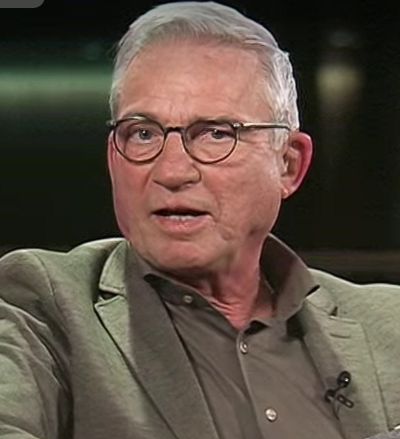 #Strobel kritisiert <a href="/cem_oezdemir/">Cem Özdemir</a> weil er die bescheuerte Idee, sich die Amtszeit zu teilen als QUATSCH bezeichnet
Es ist QUATSCH wie dünnhäutig ist diese arrogante CDU
Strobel bezeichnet #Gruene als arrogant
UNFASSBAR UNVERSCHÄMT UNERTRÄGLICH 
Der Auftritt ist PEINLICH #Lanz