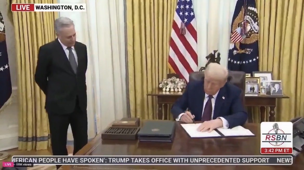 _dogegod_'s tweet photo. President Trump has just signed an executive order aimed at making America the global hub for crypto.

#Dogecoin https://t.co/I2F1rF9TLA