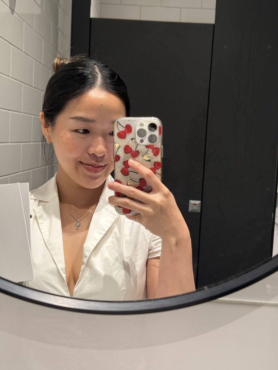 littlesugar___'s tweet photo. 🍒☁️ https://t.co/uyzYHVFshp