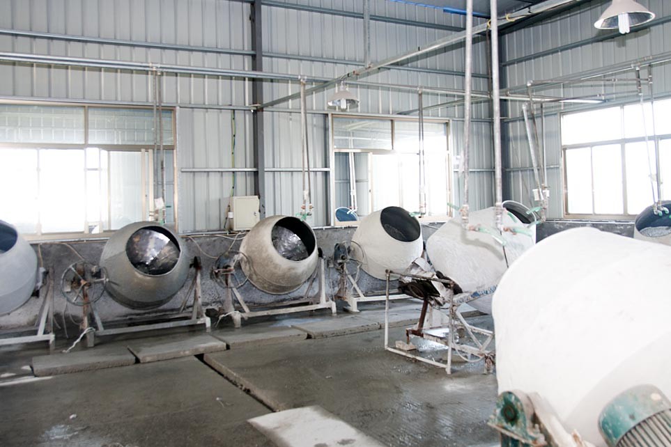 BeadsSiu_'s tweet image. Ever thought higher density equals better grinding? ⚖️
Density affects impact energy, but it’s not always optimal.
Match media to your formula for better efficiency &amp;amp; cost savings.
#GrindingMedia #GlassBeads #IndustrialTips#ProductionEfficiency