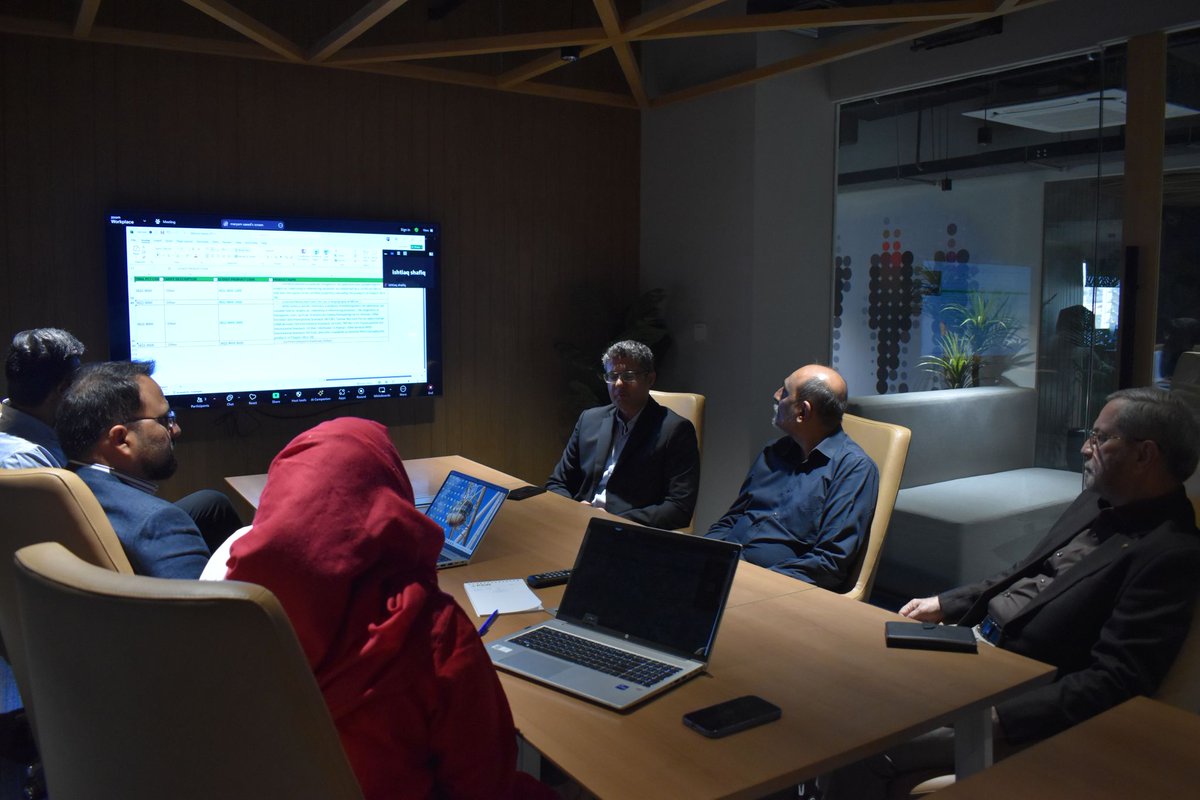 PakSingleWindow's tweet image. #PSW hosted a strategic meeting with representatives from the Healthcare Devices Association of Pakistan (#HDAP) to discuss the #DRAP Import NOC process for medical devices. During the meeting, key insights and valuable feedback were shared on import procedures and regulatory