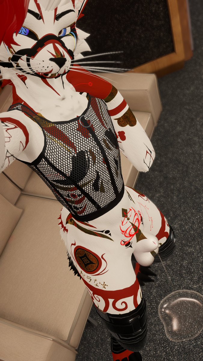 MaxiLewd tweet media