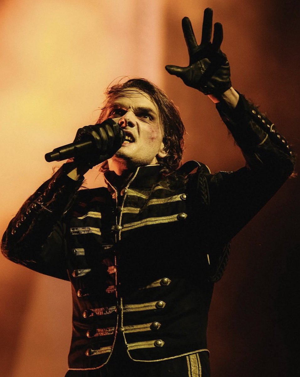 Alee ♱ || SAW LOUIS tweet media