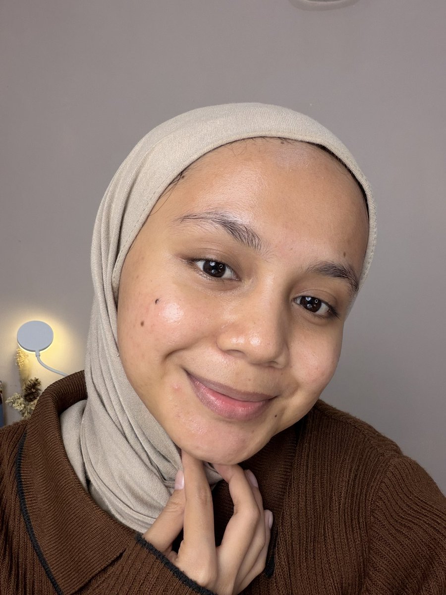 dyzarrr's tweet photo. One of the best korean skincare that works on my sensitive skin, Dear Klairs✨

tapi denger info bakalan out of stock, jadinya langsung restock soalnya ini SATU-SATUNYA brand yg tonernya cocok bgt di kulitku😔☝🏻 https://t.co/HOWP90sy5k