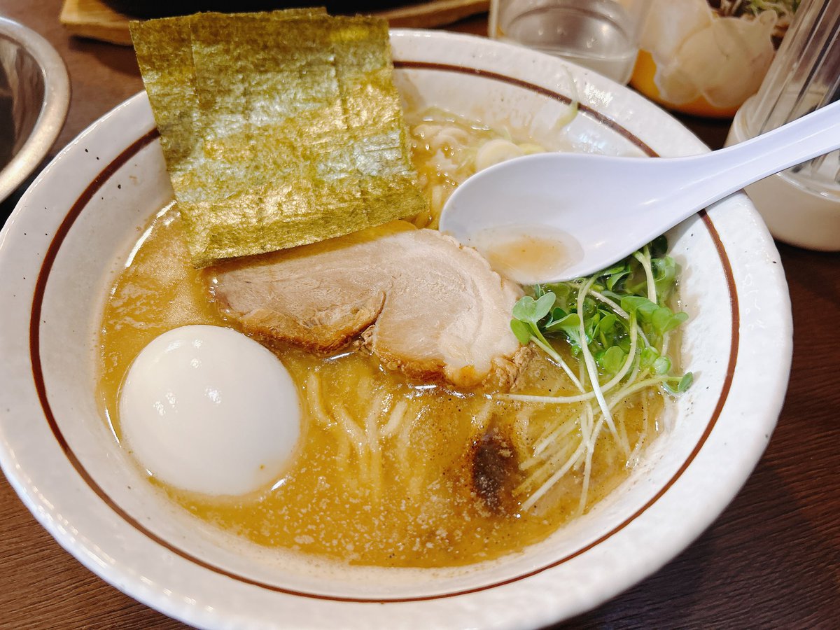 Splatoon_aimero's tweet photo. ラー活した🍜 https://t.co/n7RE9ybNPc