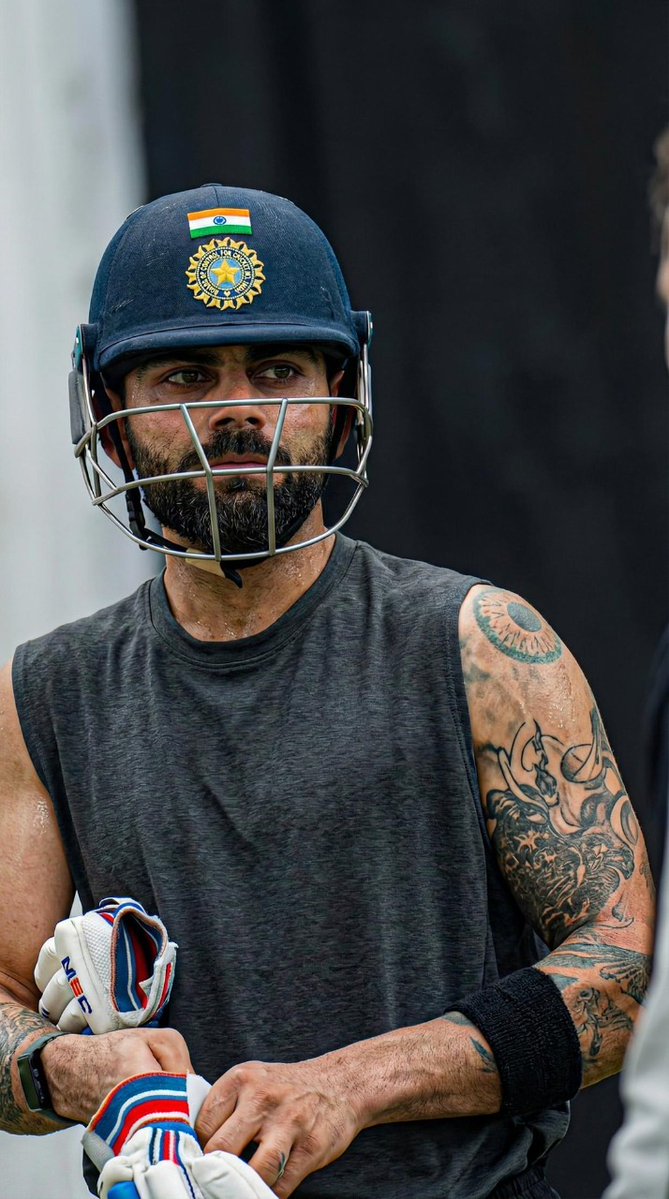 virat_kohli_18_club tweet media