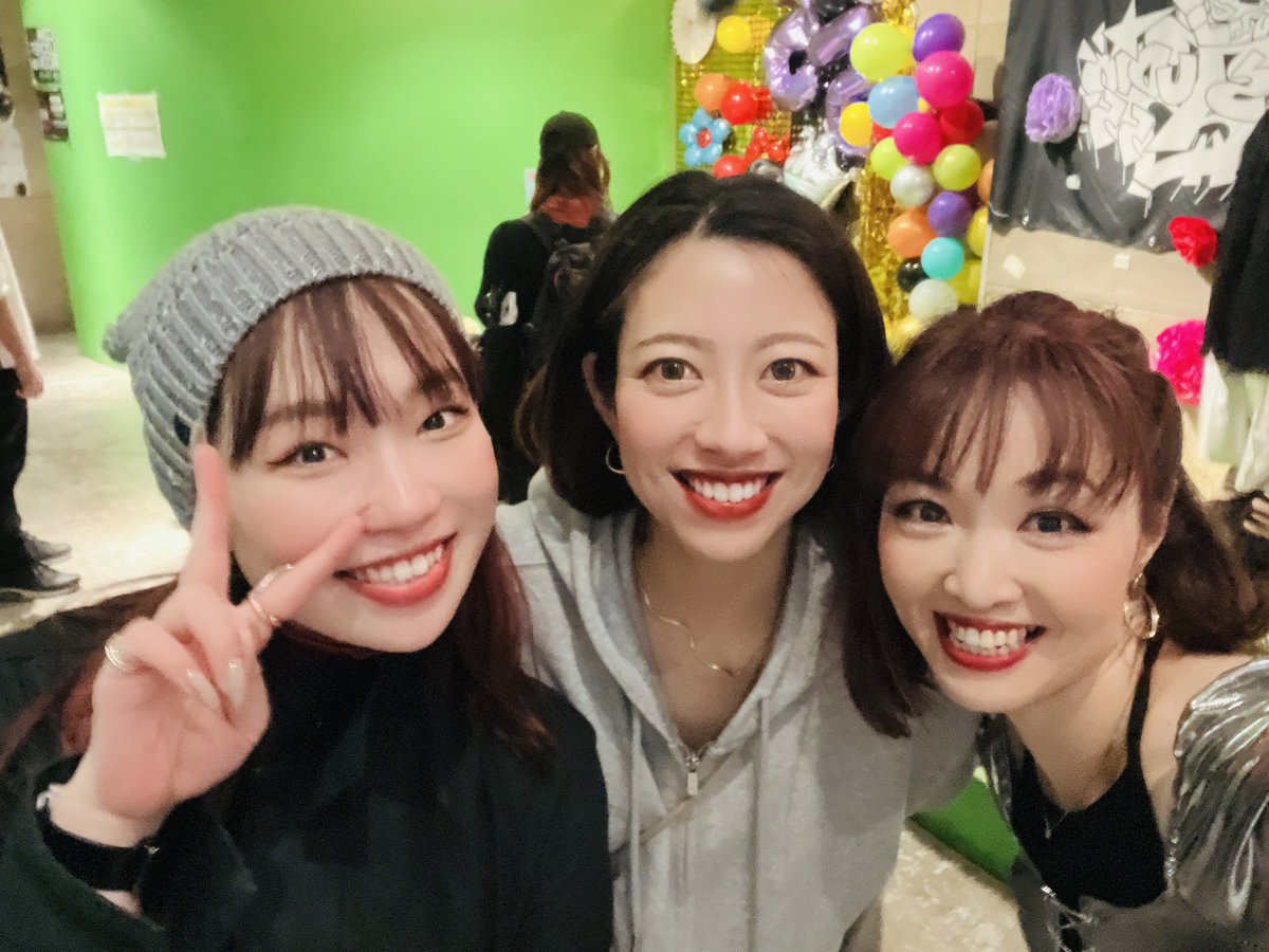 minamiracle's tweet photo. 【振り返り】STUDIO55のダンスの発表会に参加させていただき無事に本番が終わりました☺️👏
MAMI先生クラスのママ達10人で踊りました！MAMI先生のセンス溢れる��付とフォローで入って頂いたパワー溢れるえりキャン先生、二人の最強タッグでリハーサルが毎回楽しかった🥰 https://t.co/jl1PAPKuUQ