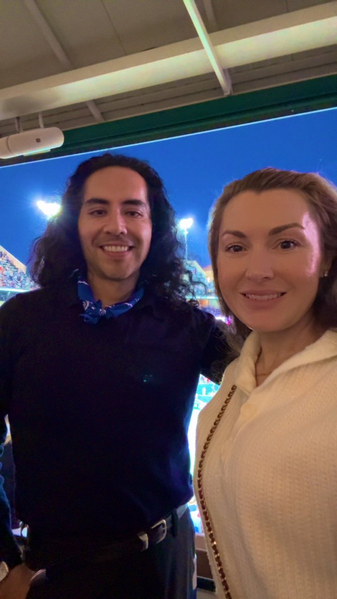 MrsHotAsh's tweet photo. A great time at the BNP Paribas Open 🎾🎾🎾 https://t.co/mFF1W6OCFL