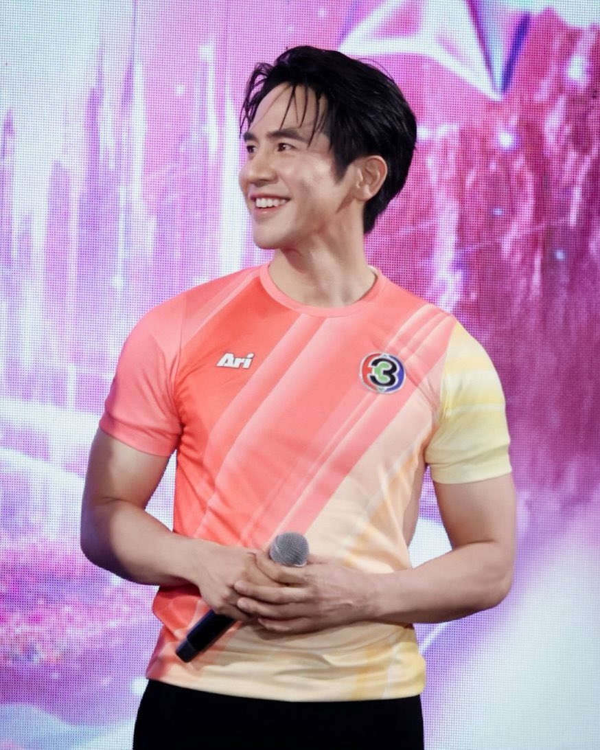 º·˚♡ คนดีจะได้เจอเมนกี่โมง 🍊🐧🖤 tweet media