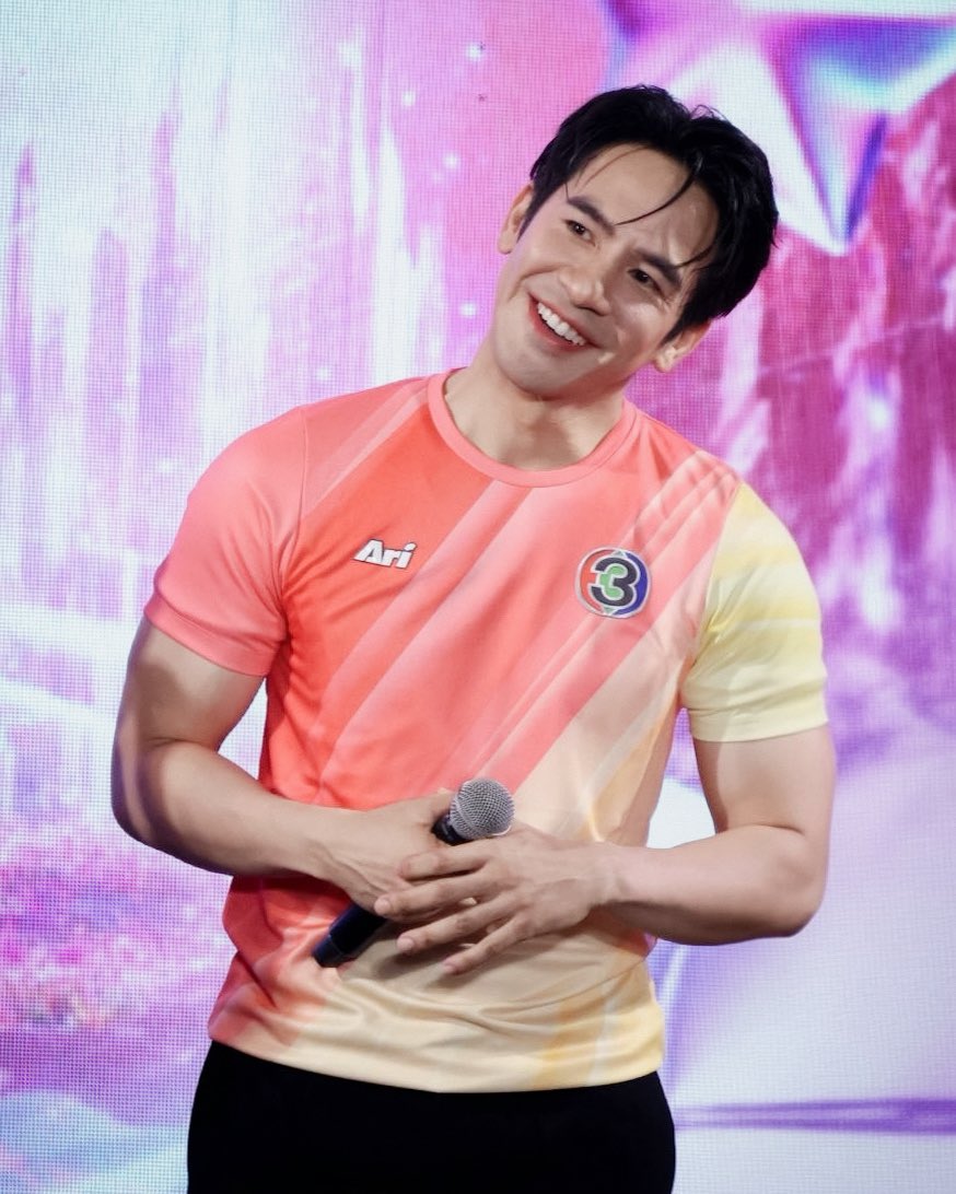 º·˚♡ คนดีจะได้เจอเมนกี่โมง 🍊🐧🖤 tweet media