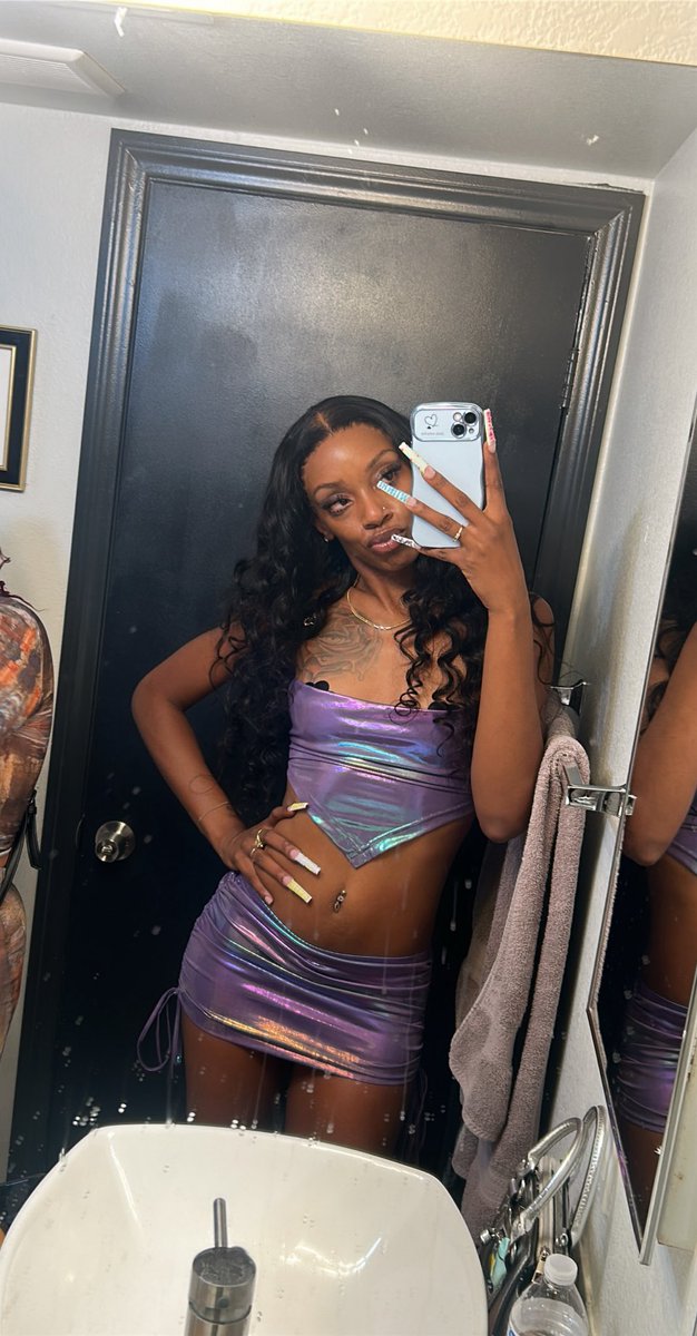 iLuvWooski👣 tweet media