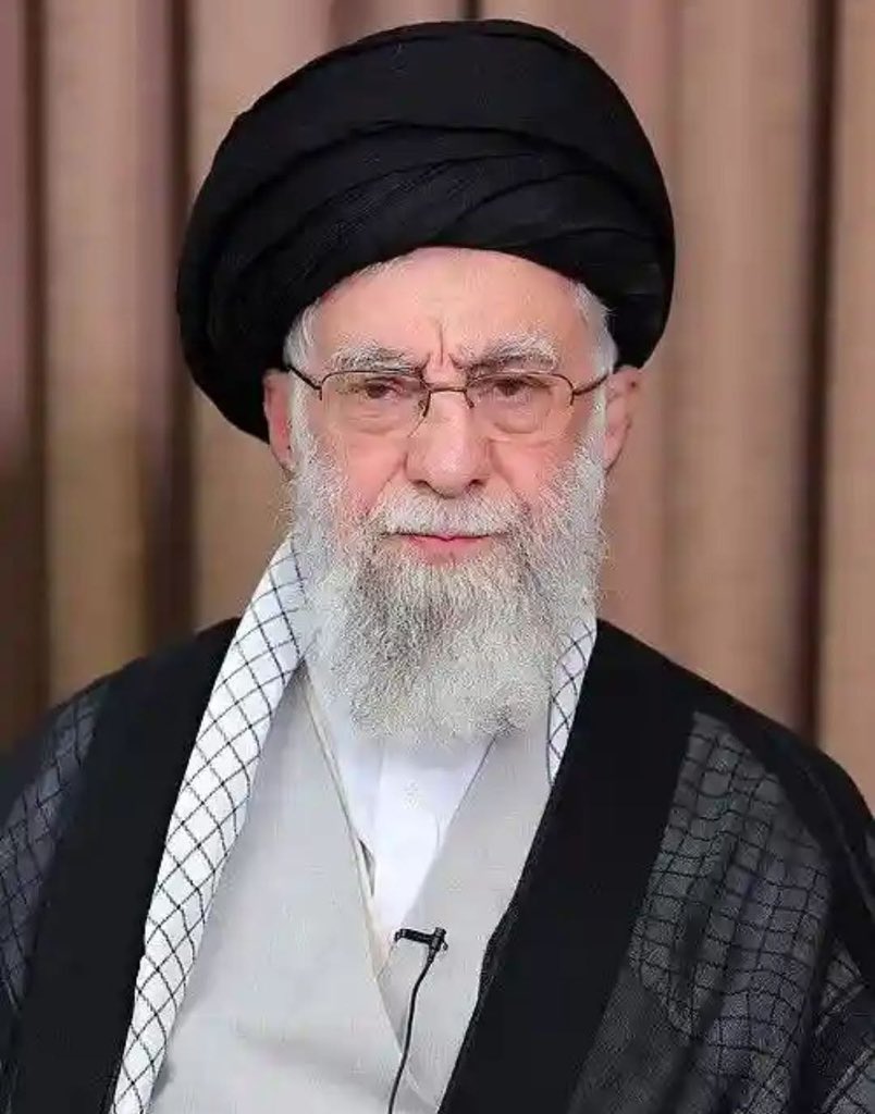 Matizazay22's tweet photo. This is the cost of replacing Ayatollah Khamenei with Ayatollah Khamenei😂

The US is spending nearly $1 billion daily, meaning it's spent around $10 billion so far. 

Israel has spent an estimated $5 billion since the war started.
@realDonaldTrump 
@Khamenei_fa 
#ENHYPEN_IS_7 https://t.co/HYDYL2M56e