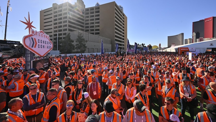 Record crowds and new technology highlight CONEXPO-CON/AGG 2026: Image: CONEXPO. 

CONEXPO-CON/AGG 2026 attracted more than 140,000 construction professionals from 128 countries to Las Vegas, bringing together contractors, manufacturers and technology …… cranesandlifting.com.au/record-crowds-…