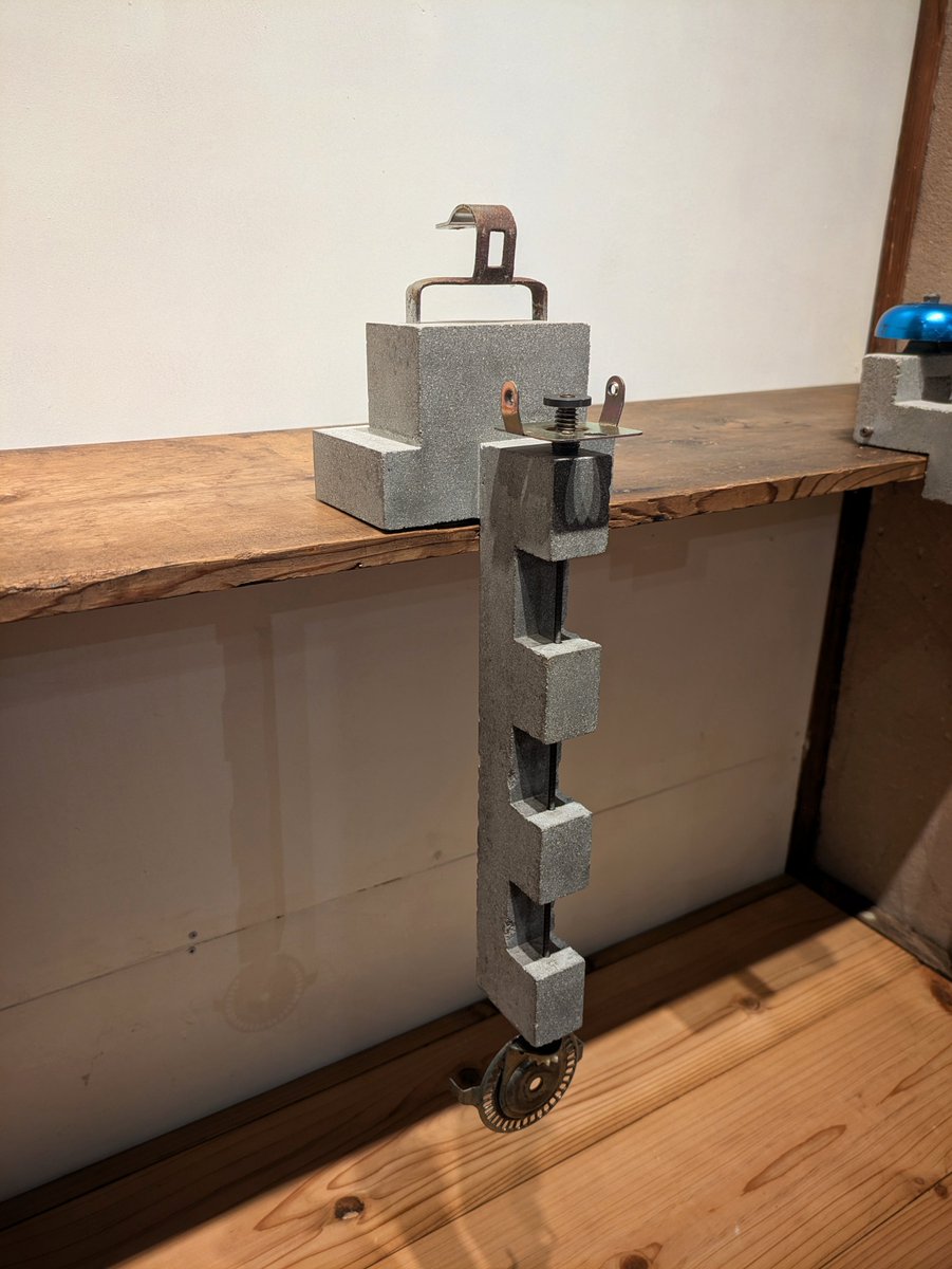 📢個展 in 群馬・新巻
_
個展では「八百万シリーズ」も展示している。
自分自身久しぶりに見るものもあるけど、良い形してるんじゃないか、と思える。

展示詳細は↓
gallery-newroll.com