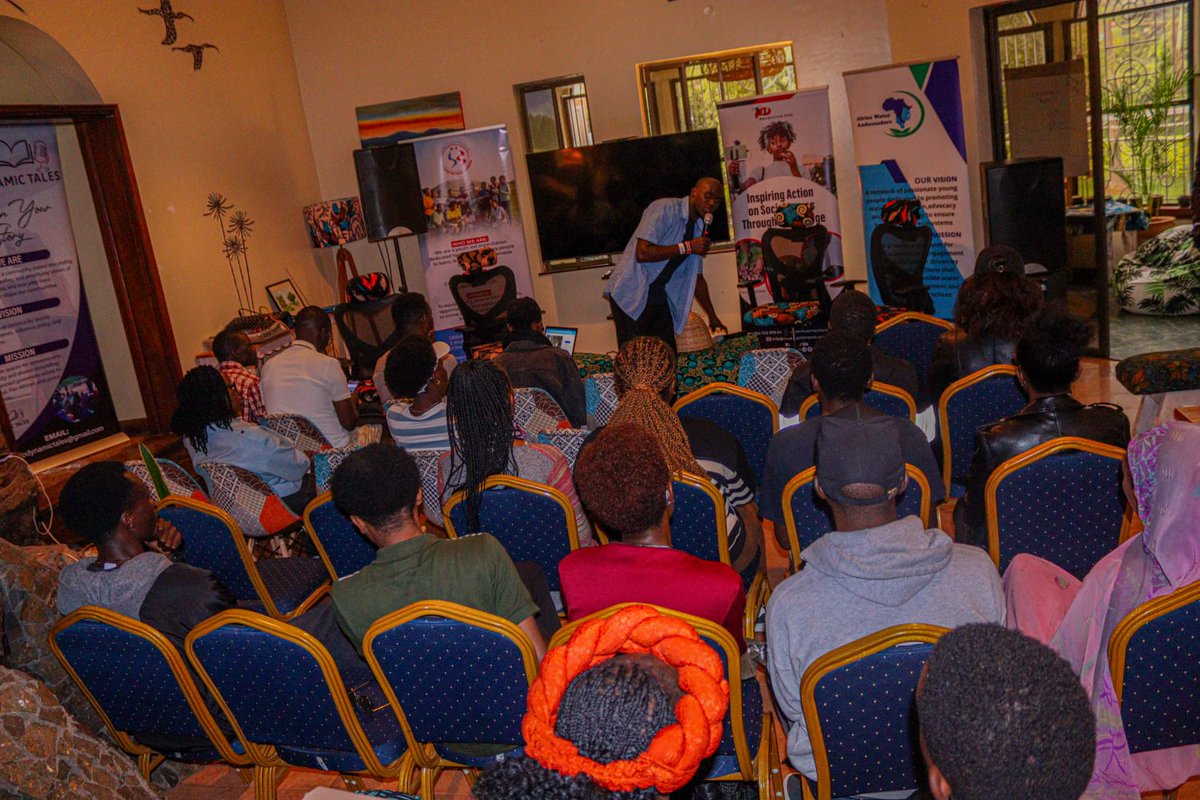 MuemAction Post tweet media