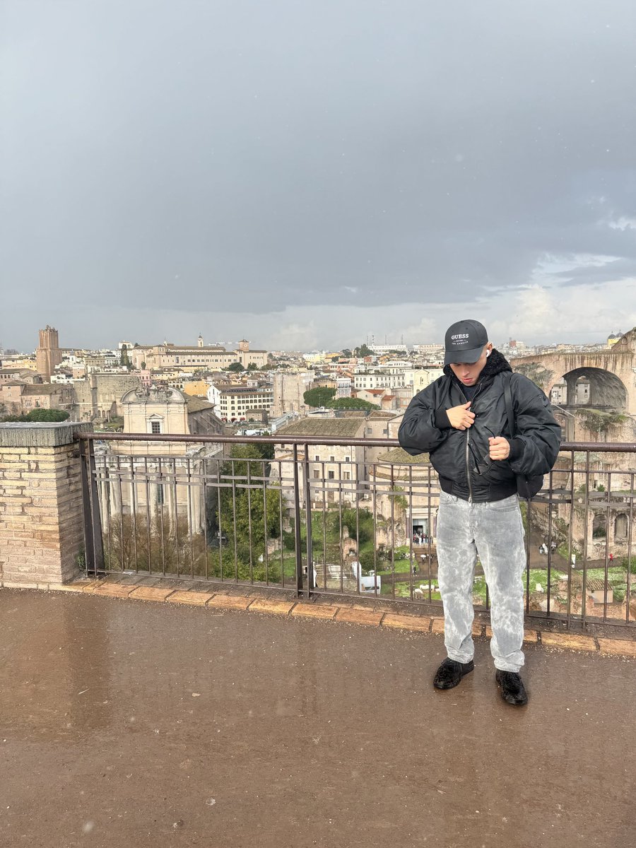 JamesBarberp's tweet photo. 🏛️😏 https://t.co/b1Wc7Gg3ha