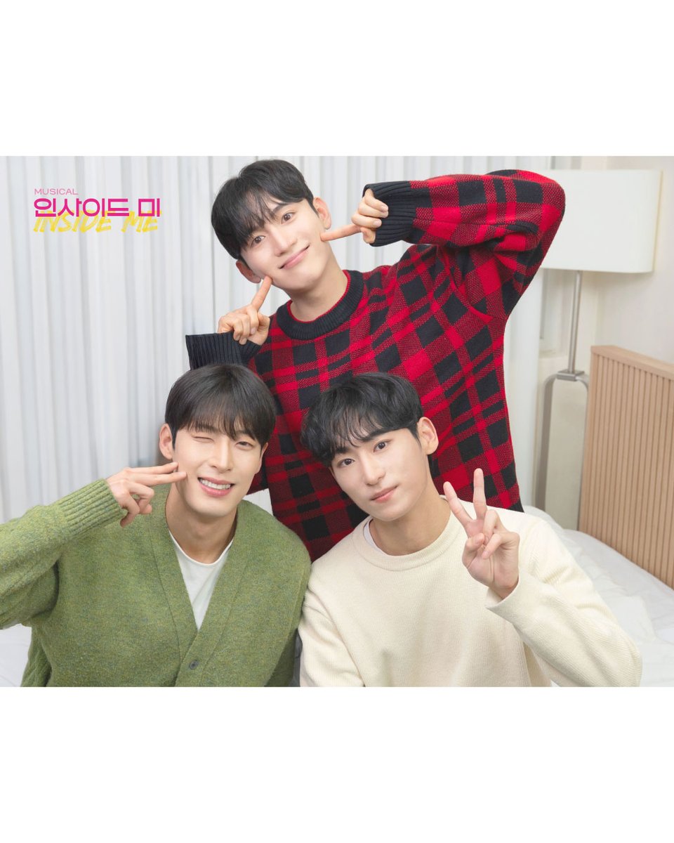 [𝑷𝑯𝑶𝑻𝑶]

🌟 #뮤지컬 #인사이드미 #8차

💙 최진혁 #이승준
💙 최진혁 #서태웅
💙 최진혁 #김승후

-

2023.02.18 - OPEN RUN
대학로 JTN 아트홀 2관