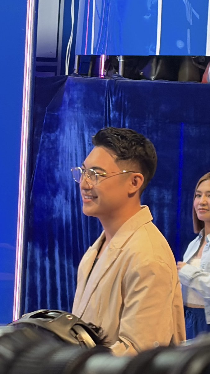 itsShowtimeNa's tweet photo. Si Bunso ang songerist sa Laro Laro Pick!
#ShowtimeMarSoFun https://t.co/CkAxeNCUDh