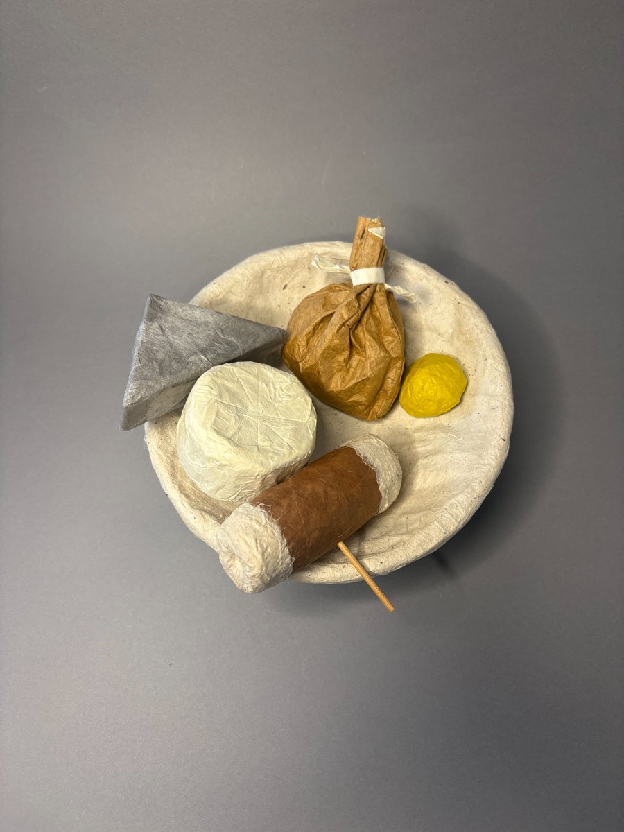 前田麦 tweet media