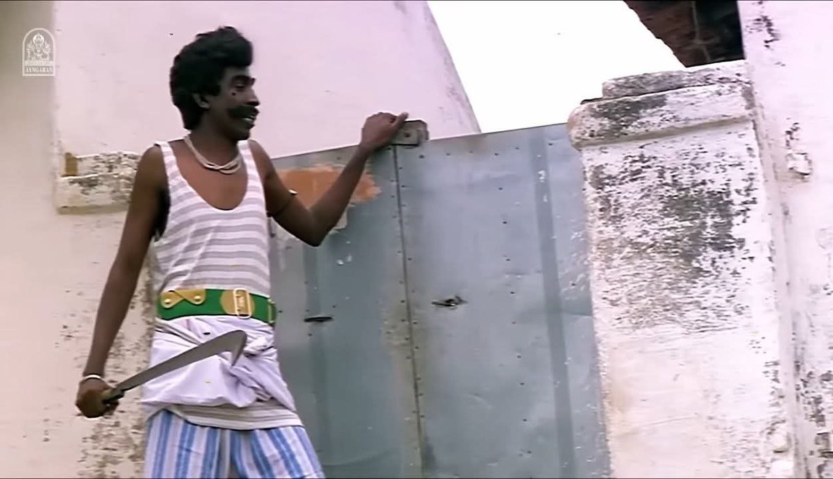 வீட்டுக்குள்ளயே இருங்க தோழி... சிலிண்டர்ன்னு நினைச்சு தூக்கிட்டு போய்ற போறான் 😝😝
