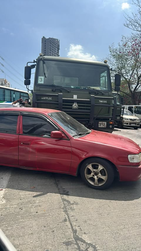 Lente_Randy's tweet photo. Chief @MMDA C5 northbound infront of Market Market https://t.co/q8ODukSDjx