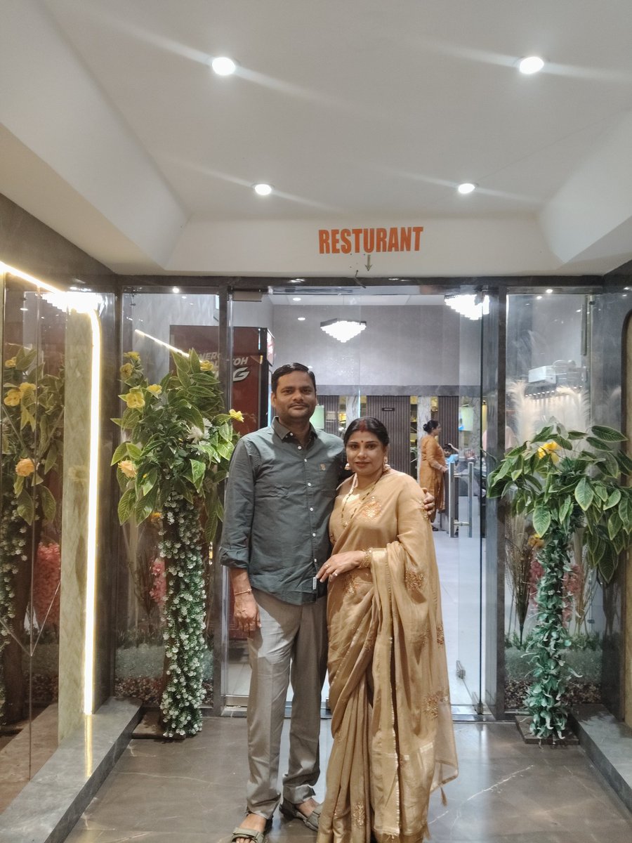 Sapna_55's tweet photo. 🌹🌹🌹Happy Golden Jubilee marriage anniversary day both of you Uncle aunty ji 🌹🌹🌹 https://t.co/yf95IpOPFn