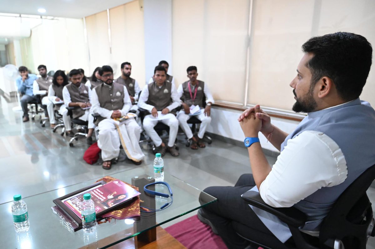 mit_sog's tweet photo. Day 1 of the Delhi National Study Tour began with an insightful session with Shri. Pushparaj Deshpande at Samruddh Bharat Foundation, New Delhi. @SBFIndia Students explored the realities of politics, governance beyond the classroom. 🇮🇳
#MITSOG #NationalStudyTour #PublicPolicy https://t.co/zE0uthBBXS